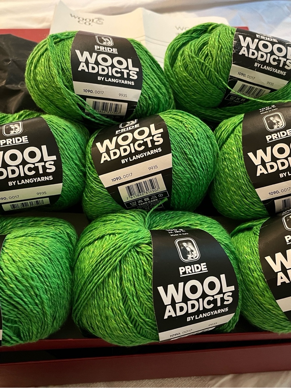 WOOL ADDICTS Pride Green linen, cotton and viscose Yarn - Vibrant 8 Green Skeins